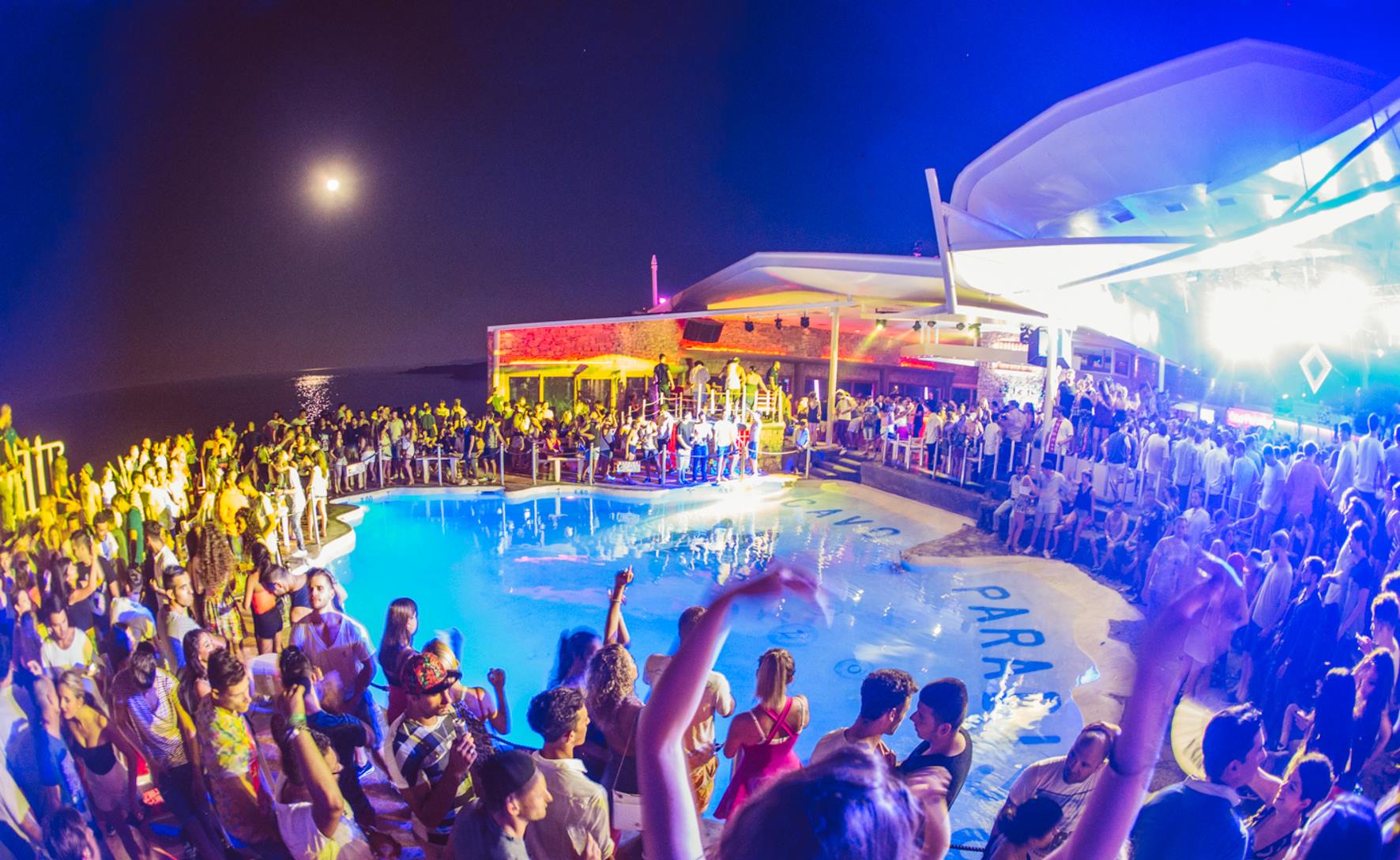 Mykonos by Night: 6 Best Bars & Clubs | Adorno Suites